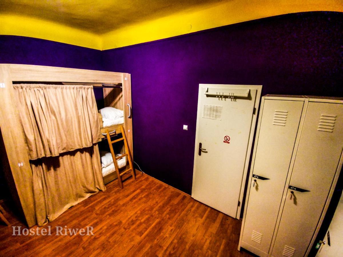 Hostel Riwer Rijeka Bagian luar foto