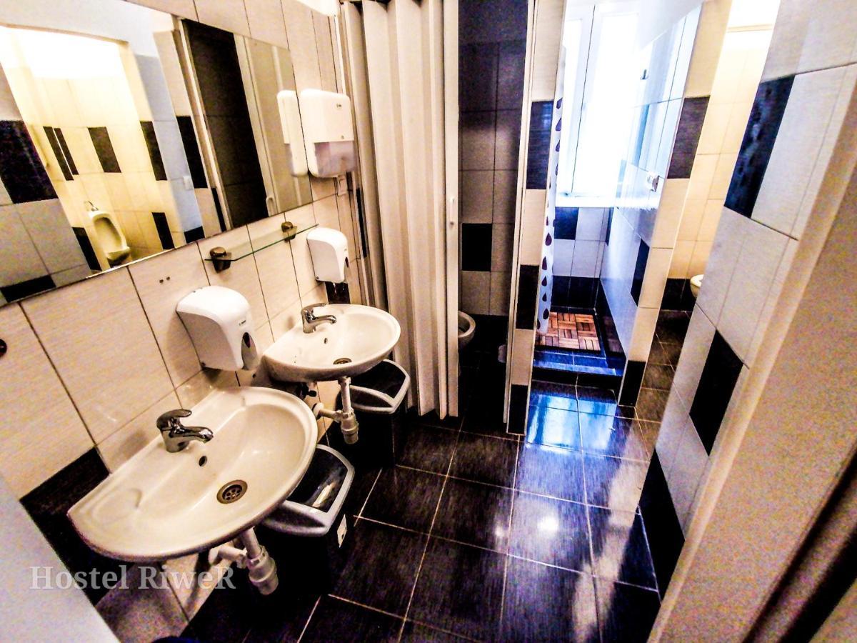 Hostel Riwer Rijeka Bagian luar foto