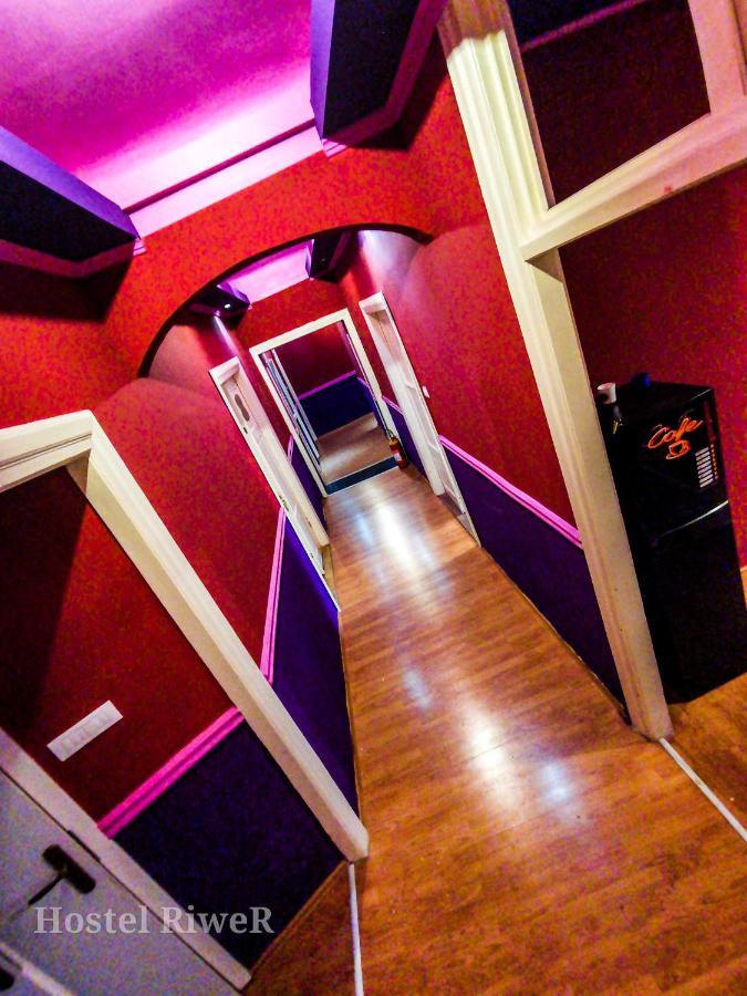 Hostel Riwer Rijeka Bagian luar foto
