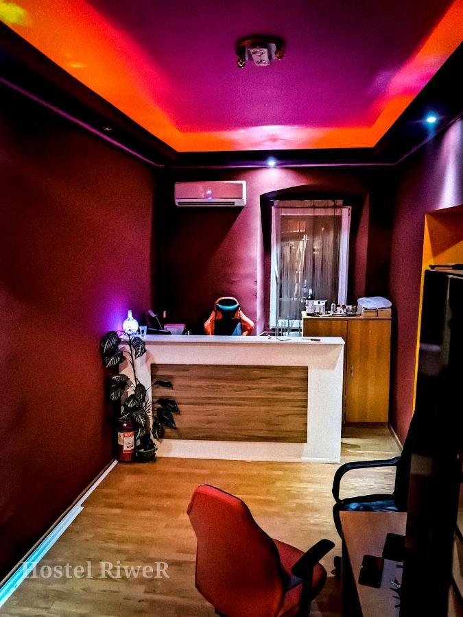 Hostel Riwer Rijeka Bagian luar foto