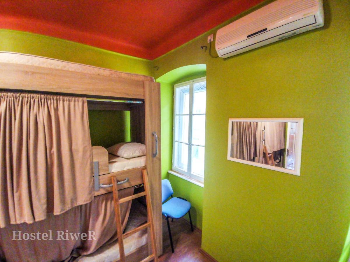 Hostel Riwer Rijeka Bagian luar foto