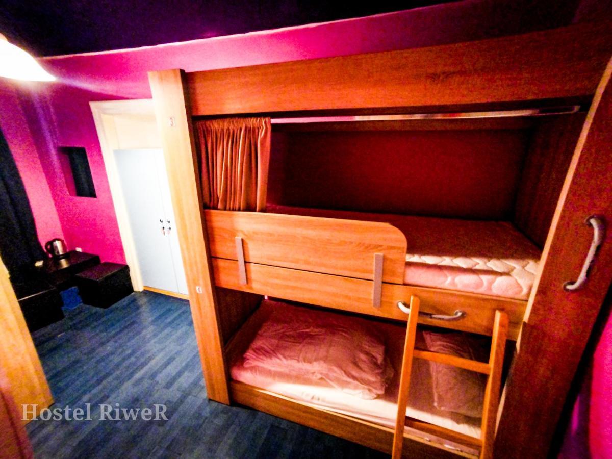 Hostel Riwer Rijeka Bagian luar foto