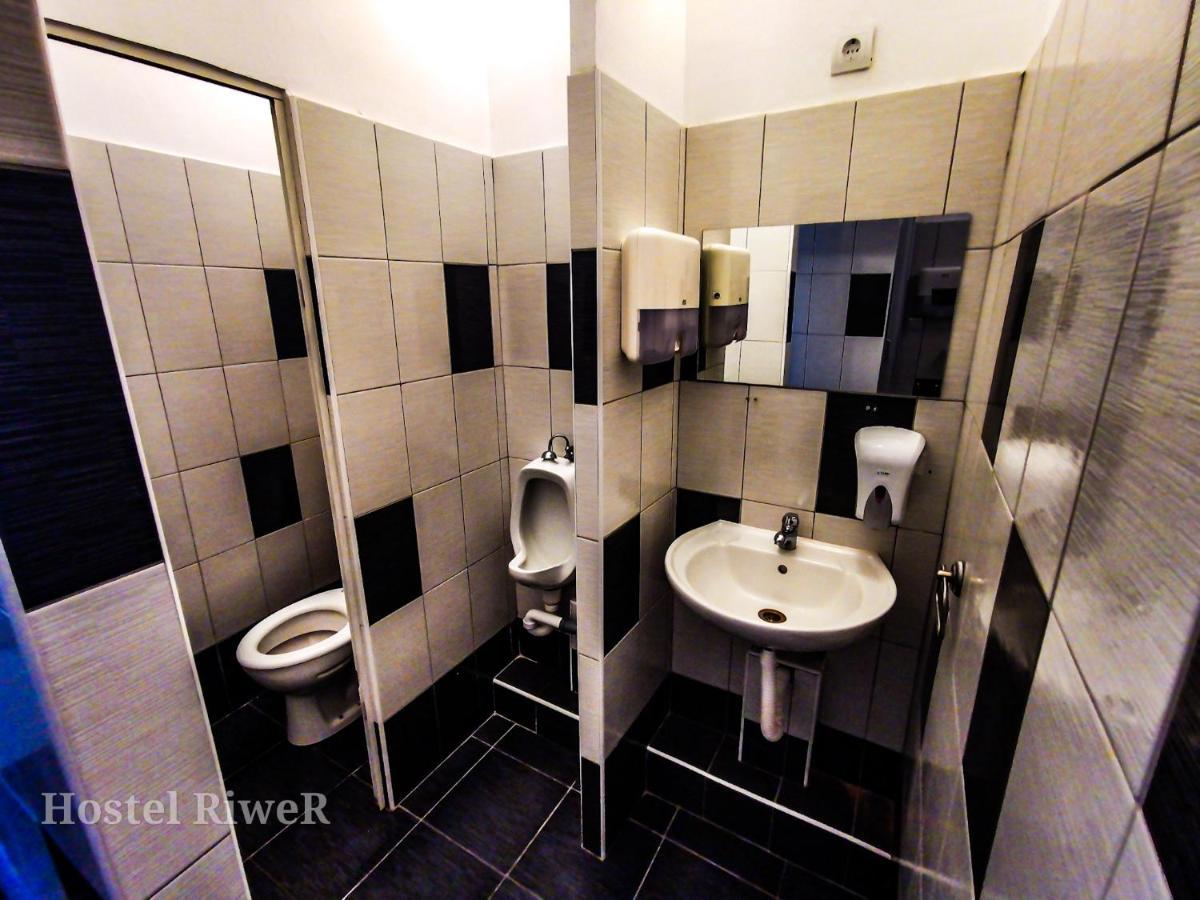 Hostel Riwer Rijeka Bagian luar foto